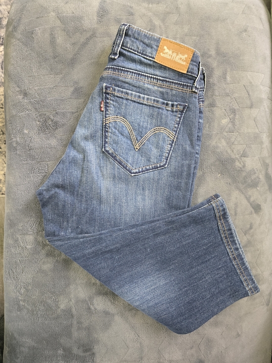 Levi's Denim - 4 For $24 Levi's Classic Medium Blue Denim Crop Jeans Size 4